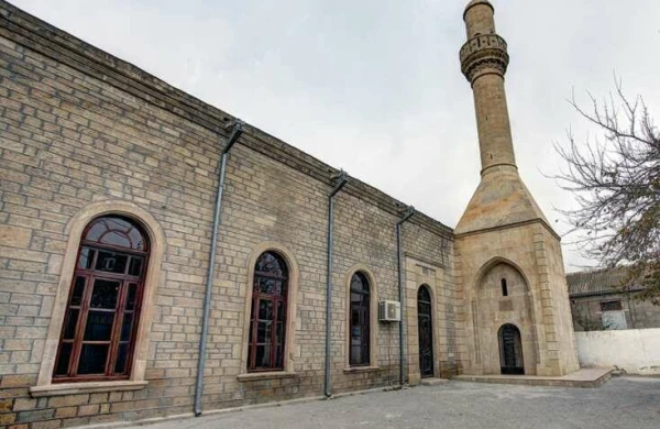 Azərbaycanda tanınmış axund istefa verdi - FOTO