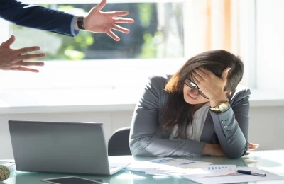 İşçinin başqa şəxsə vurduğu ziyana görə işəgötürən məsuliyyət daşıyırmı?- HÜQUQİ YARDIM 