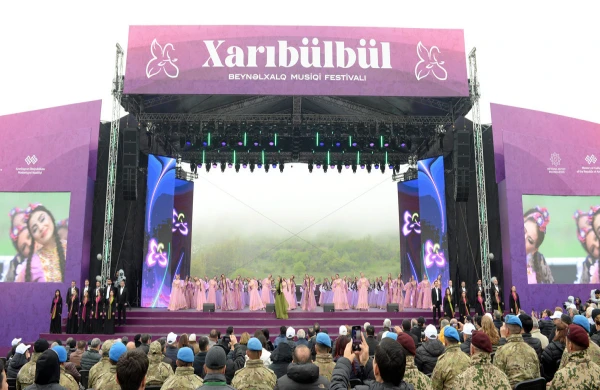 Şuşada “Ümummilli Lider Heydər Əliyev-sevimli mahnılar” adlı konsert proqramı təqdim olunub