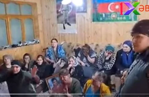 Şəhid xanımının dəfnindən ürəkdağlayan VİDEO
