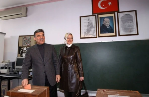 Abdullah Gül səs verib