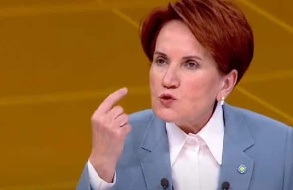 Akşener dəliyə "dönüb" pəncərəyə zərbə endirdi: “Mən sizə demişdim”