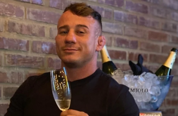 MMA döyüşçüsü polislə atışmada ölüb