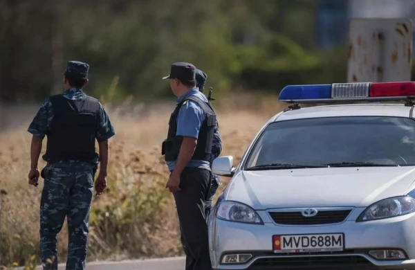 Qırğızıstanda terrorçularla polis arasında atışma olub, ölən və yaralanan var