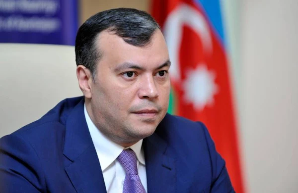 Sahil Babayev məşhur Xalq artistinin oğlunu işdən çıxardı - FOTO