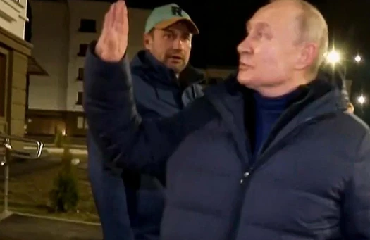 Ukrayna Putinin getdiyi şəhəri vurdu