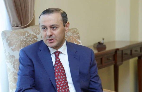 Ermənistan Təhlükəsizlik Şurasının katibi Moskvaya gedir