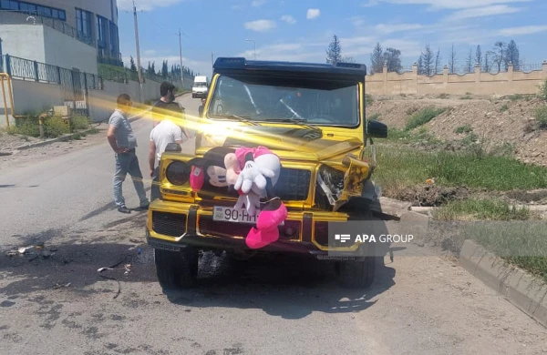 Gəncədə "Gelandewagen" aşıb - FOTO