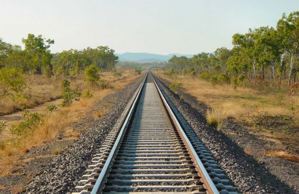 Bakıda yeniyetmələr dəmir yolu dayanacağından oğurluq edib