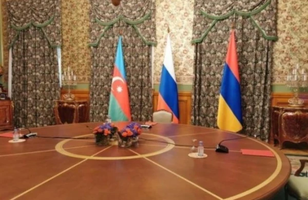 Moskvada üçtərəfli görüş başladı