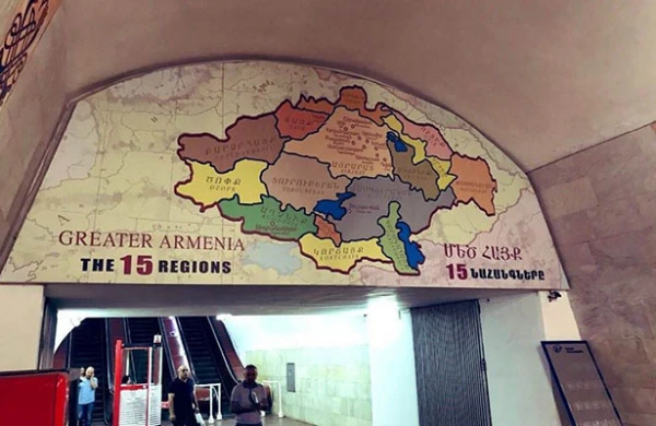 İrəvan metrosunda xəritə təxribatı - Foto