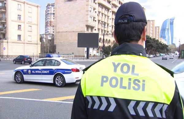 DYP Bakıda reyd keçirib, qaçırılmış avtomobil saxlanılaraq sahibinə təhvil verilib