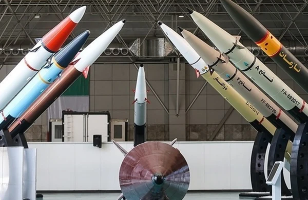 İran yeni hipersəs raketini nümayiş etdirib