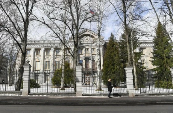 Finlandiya Rusiya səfirliyinin 9 əməkdaşını ölkədən çıxarır
