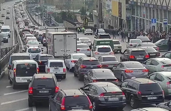 Bu yollarda tıxac var