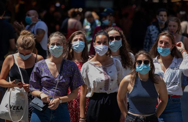 Dünyada koronavirusdan ölüm halları kəskin azalıb
