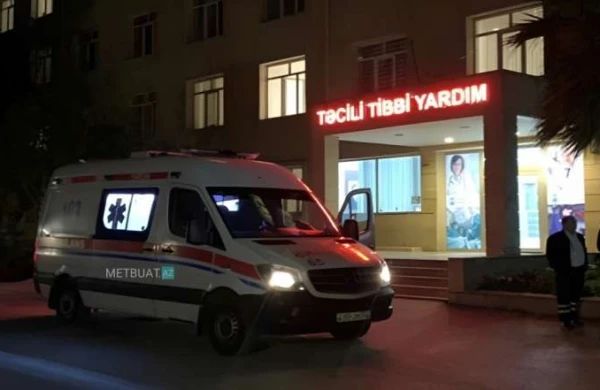 Bakıda qadın təcili yardım xərəyindən belə yıxılıb ölüb - VİDEO
