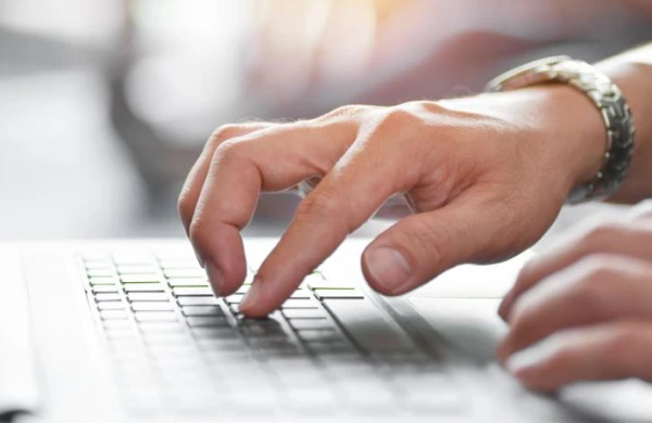 Qazaxıstanda internetdə yalan məlumat yayan şəxslər cərimələnəcək