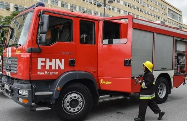 Bakıda binada yanğın olub, 8 nəfər təxliyə edilib