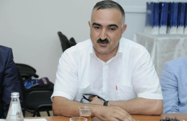 Qəfil vəfat edən baş redaktorun son statusu - FOTO