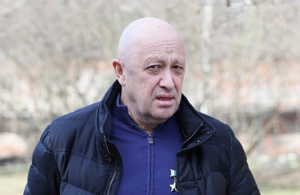 Priqojin Putinə cavab verib və təslim olmaqdan imtina edib