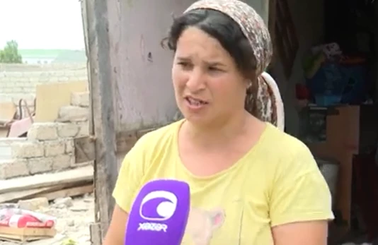 Ailə münaqişəsi faciə ilə nəticələndi - Qadın övladının ölümünə "qisməti beləymiş" dedi - VİDEO