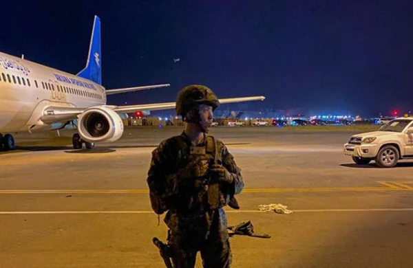 Aeroportda atışma: Ölən var