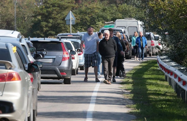 Krım körpüsünün girişində  6,5 km tıxac yaranıb