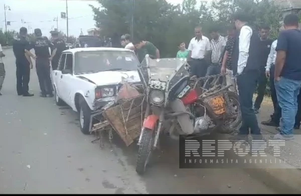 Cəlilabadda avtomobillə motosiklet toqquşub, xəsarət alanlar var