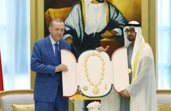 Ərdoğana Birləşmiş Ərəb Əmirliklərində dövlət medalı təqdim edilib