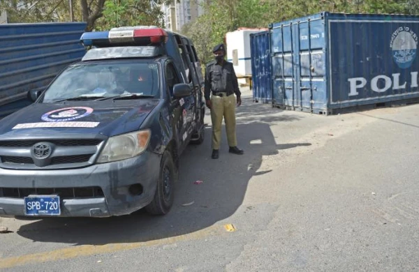 Pakistanda bomba hücumu nəticəsində 1 polis həlak olub