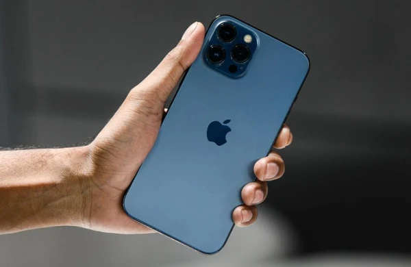 Rusiyad  iPhone-dan istifadə qadağan edilib