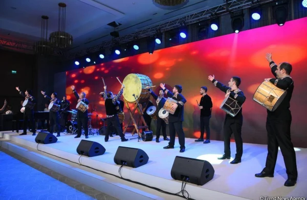 Şuşa Qlobal Media Forumunun iştirakçıları üçün qala-konsert və ziyafət təşkil olunub - FOTO