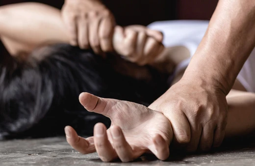 13 yaşlı qızı zorlayan şəxs tutuldu