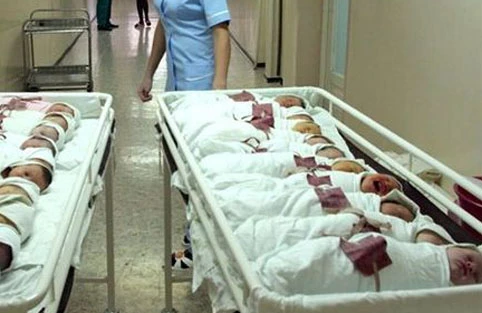 Ukraynada səhiyyə xidməti göstərən şəxslər körpələri xarici ölkələrə satıblar - FOTO