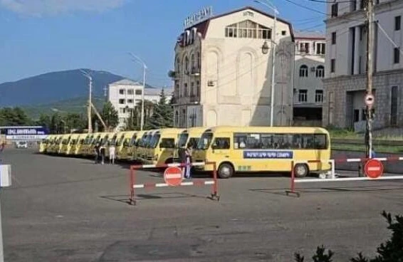 Xankəndidəki avtobusların sirri: bu yolla qaçacaqlar