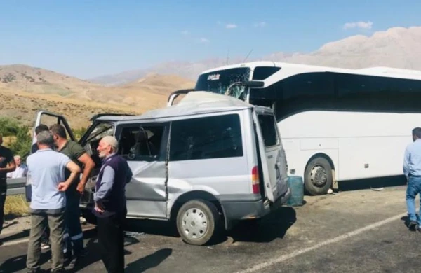 Ağır qəza: Ölən var