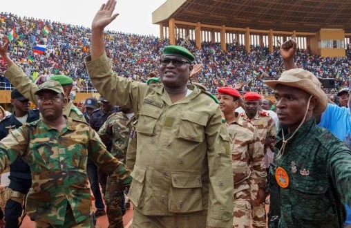 Ultimatumun müddəti başa çatdı: Nigerdəki zərbəçilər qoşunları köçürür