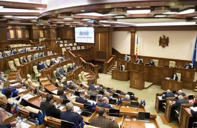 Moldova parlamenti bayram günlərində fövqəladə iclasa toplanıb