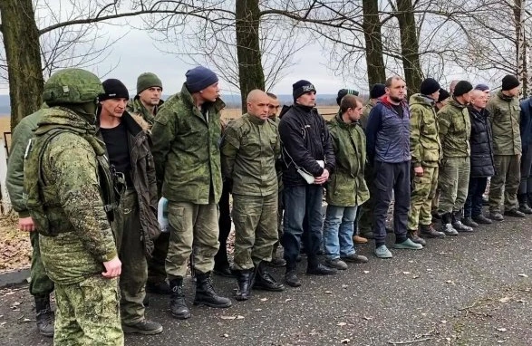 Rus məhbusları onları dəyişdirməmək üçün yalvarırlar