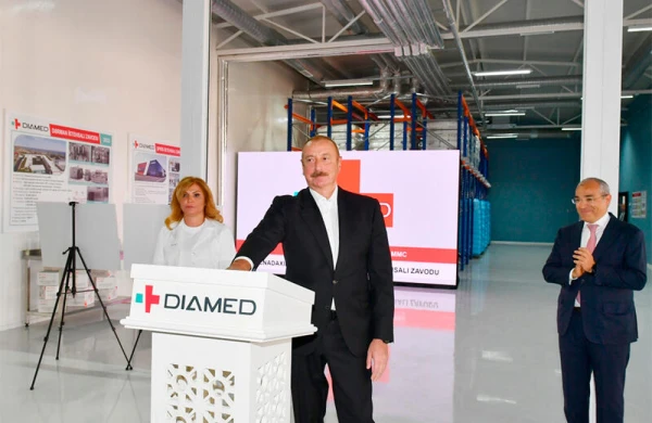 İlham Əliyev Bakıda “Diamed” dərman istehsalı zavodunun açılışında iştirak edib - FOTO