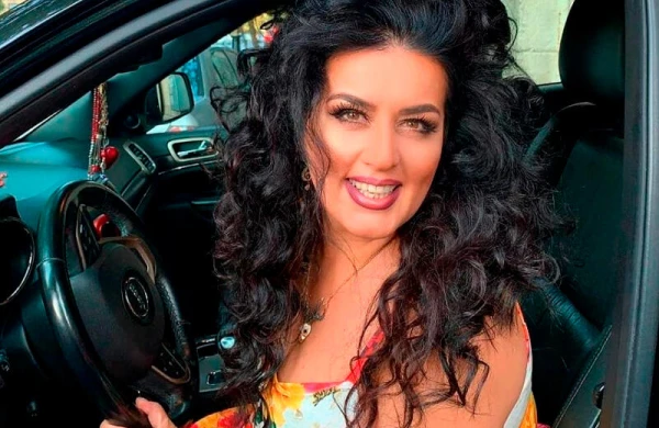"İnsanlar şeirlərimə acdır" - Elza Seyidcahan: "Sevişin ki, çoxalasınız"