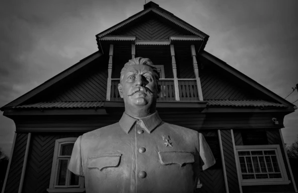 Stalinin heykəlinin açılışı oldu