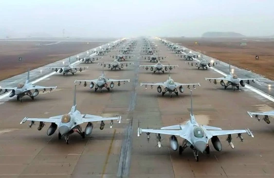 Ukrayna F-16-ları almağa hazırlaşır