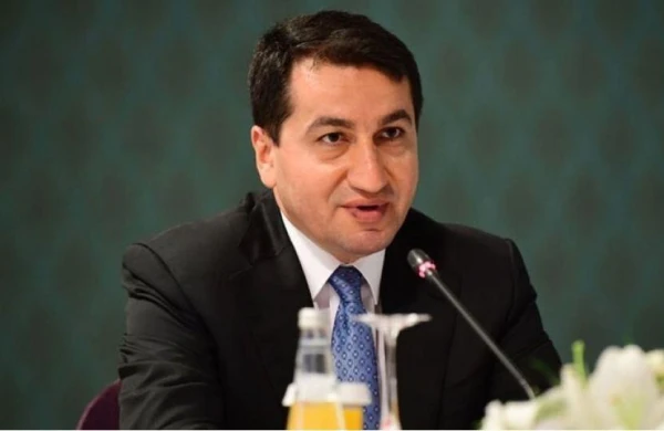 Azərbaycan baryerlər yaradan ölkələrdən fərqli olaraq yollar salır - Hikmət Hacıyev