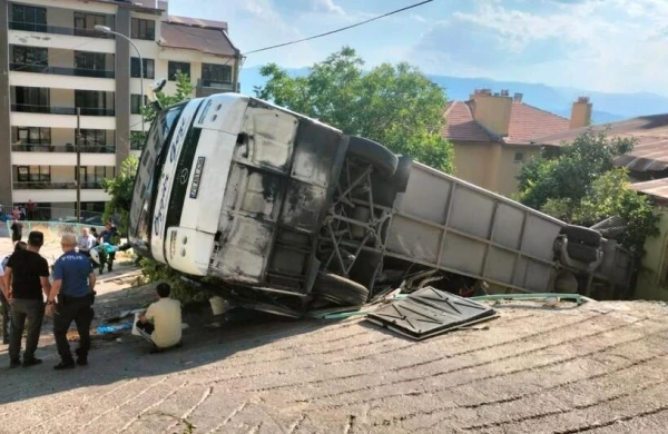 Tur avtobusu aşdı, 26 nəfər...