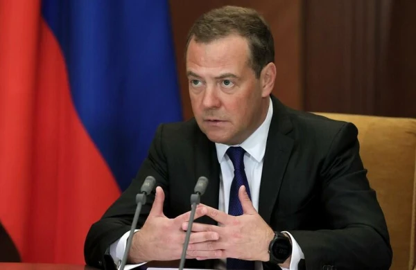 Medvedev: "Rusiya NATO-ya müharibə elan edə bilər”