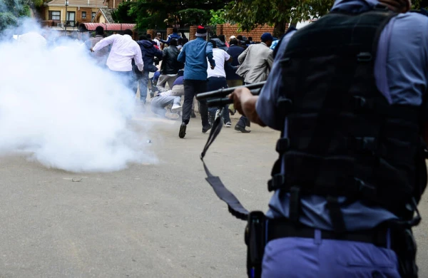 Cənubi Afrikada polislə atışmada 18 nəfər ölüb
