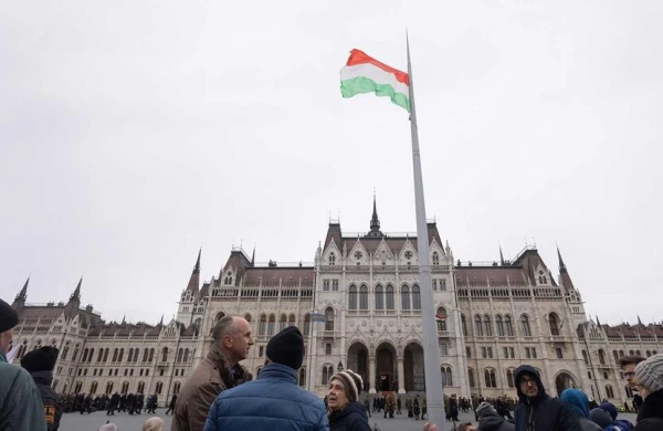 Macarıstan münaqişəni dayandırmaq üçün Rusiyaya təhlükəsizlik zəmanəti vermək istəyir