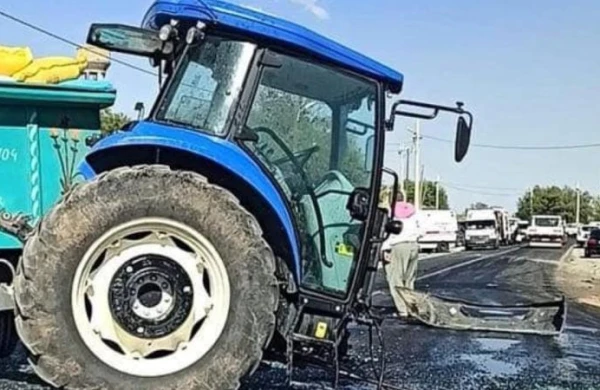Traktorla avtobus toqquşdu: Xeyli yaralı var